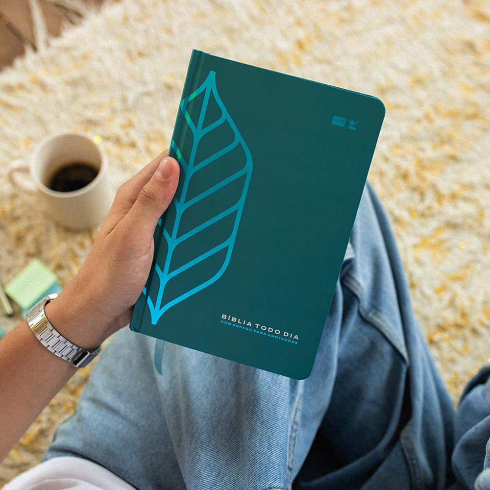 Bíblia Todo Dia com Espaço para Anotações | AM | Letra Normal | Capa Dura Verde