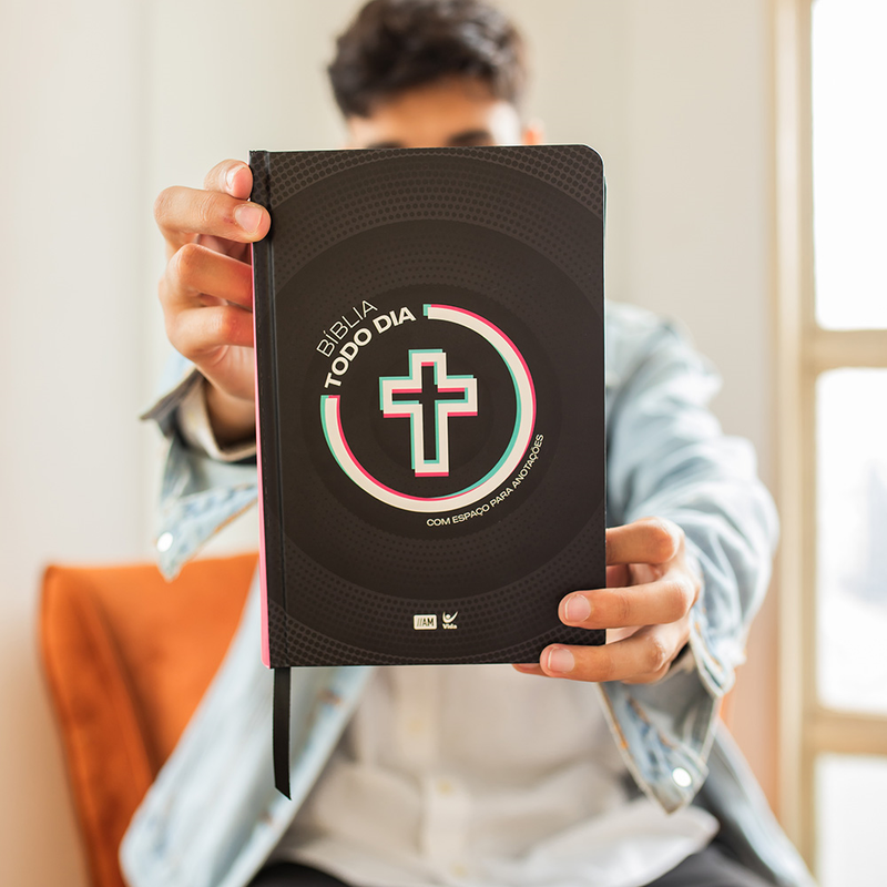 Bíblia Todo Dia com Espaço para Anotações | AM | Letra Normal | Capa Dura O Retiro