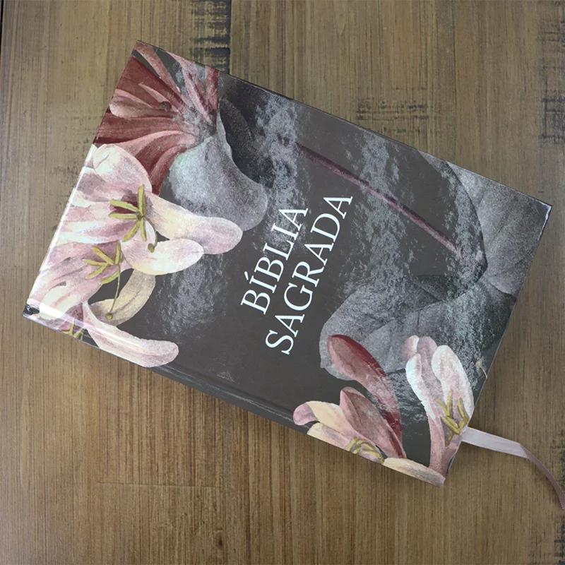 Caixa com 32 Bíblias | Bíblia Capa Dura NVI Pétalas Flores