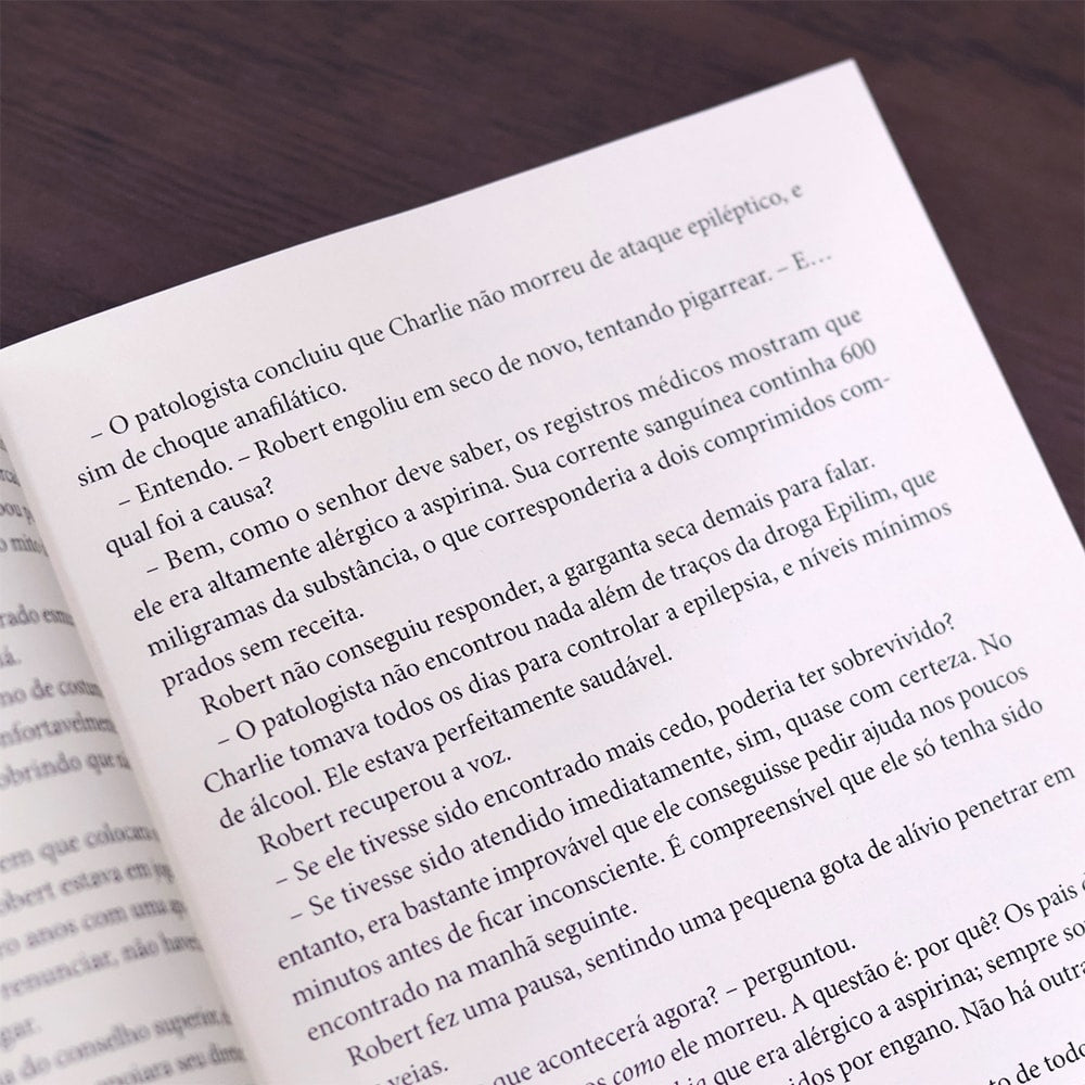 Morte no Internato | Lucinda Riley