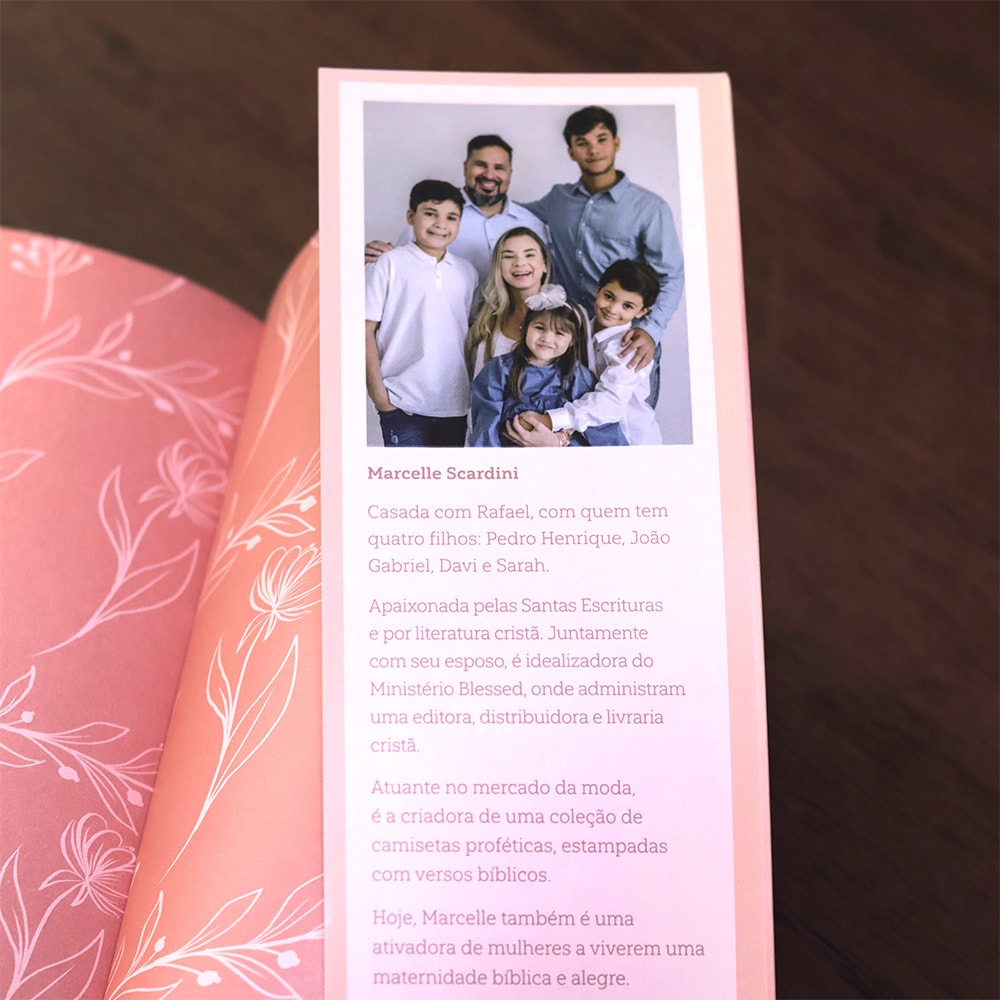 Alegre Mãe de Filhos |  Marcelle Scardini