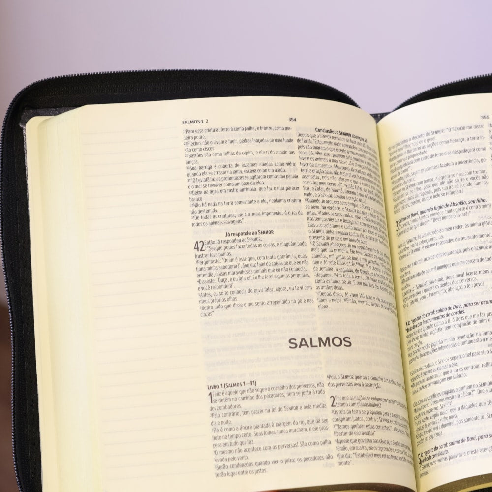 Biblia NVT Leia e Anote | Fiel e Verdadeiro | Capa Luxo Zíper Preta