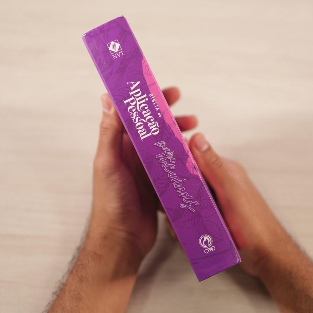 Bíblia de Estudo Aplicação Pessoal para Meninas | NVT | Média Rosa | Capa Dura