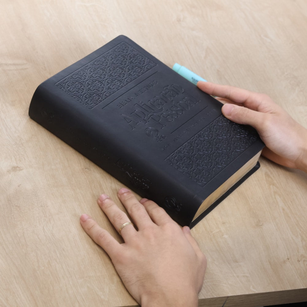 Bíblia de Estudo Aplicação Pessoal | NVT | Letra Grande | Luxo Preta