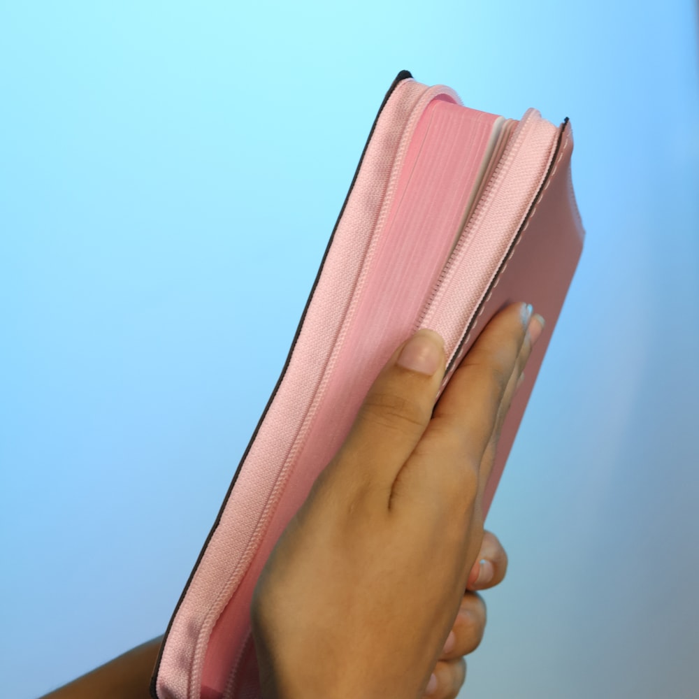 Bíblia Sagrada | ARC | Letra Grande | PJV |  PU Zíper Harpa Cristã Rosa Claro