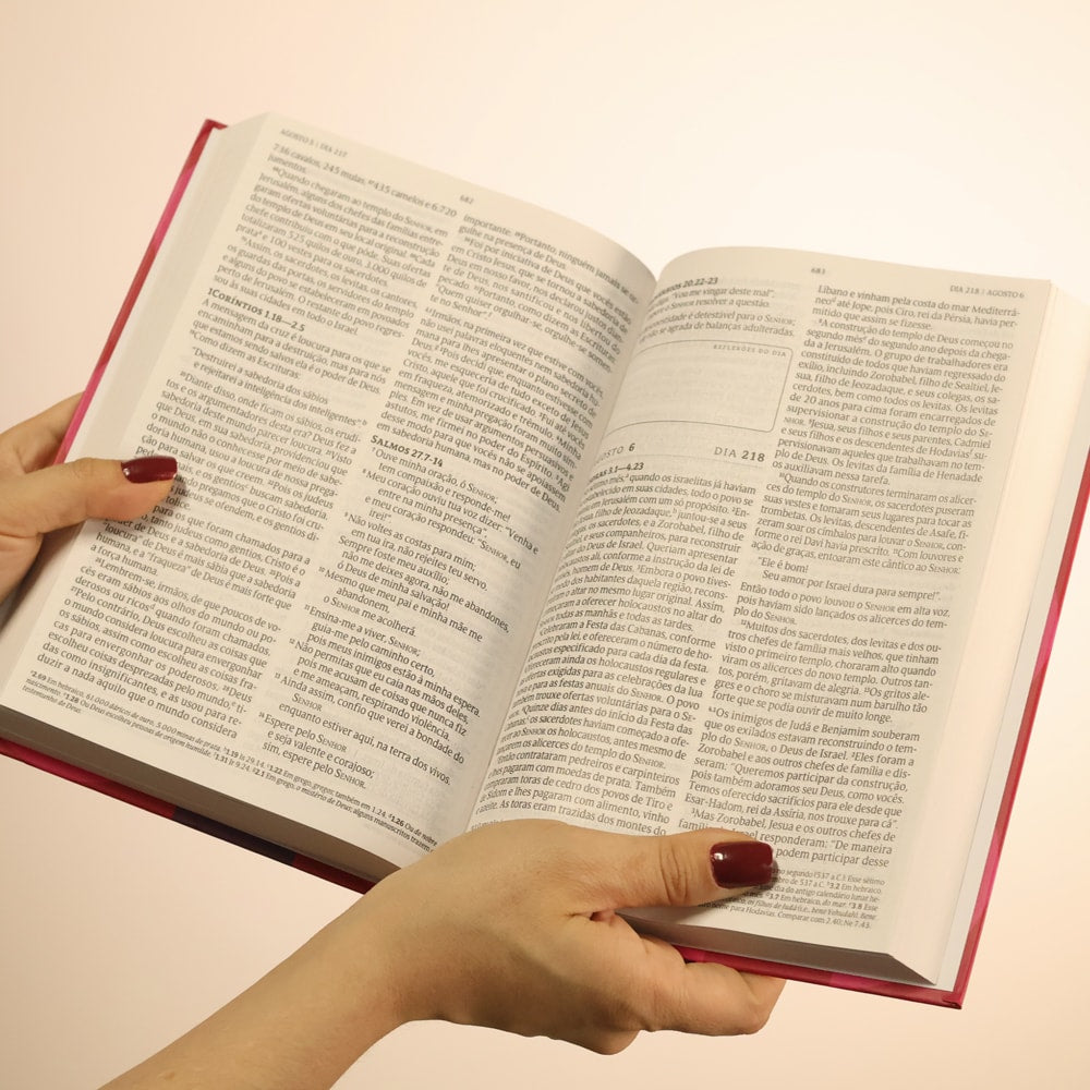 Bíblia 365 Roxa Feminina | NVT | Letra Grande | Capa Dura