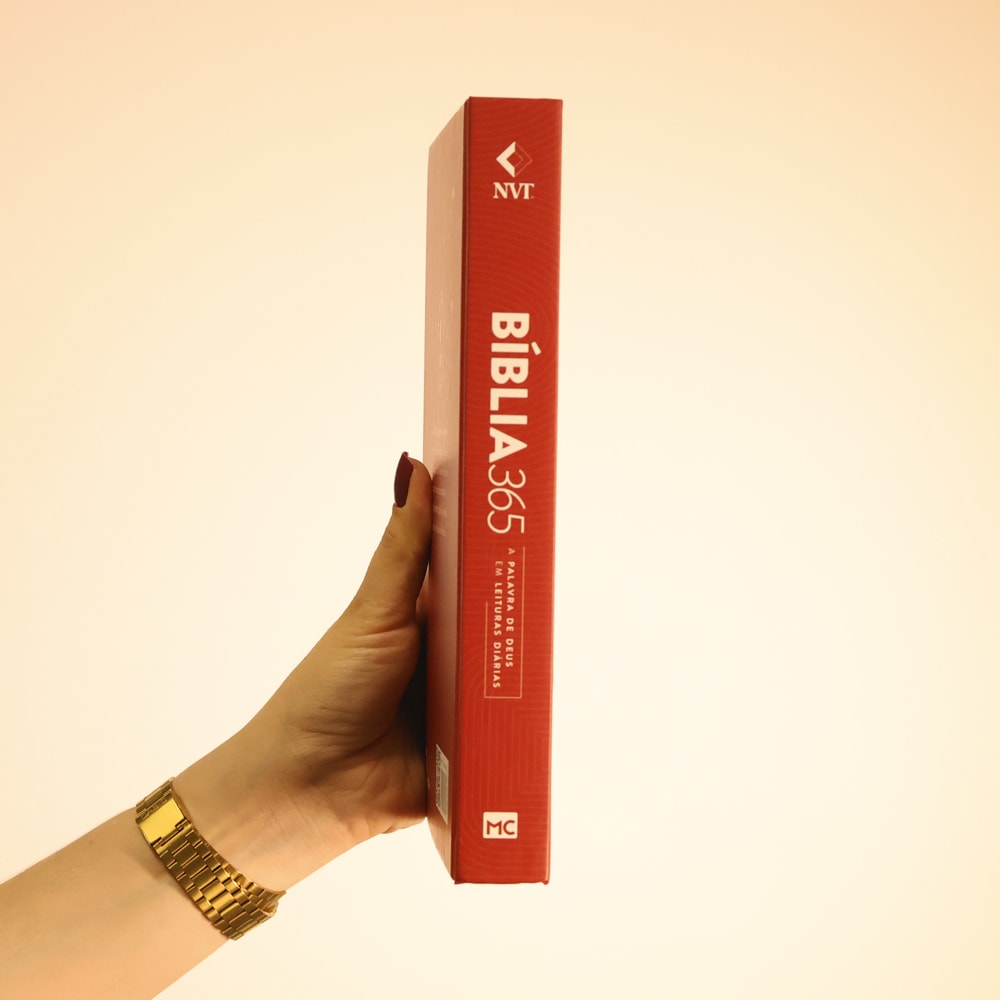 Bíblia 365 Standard Vermelha | NVT | Letra Grande | Capa Dura
