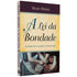 Livro A Lei Da Bondade de Mary Beeke, capa clara com ilustração de lavagem de pés. — Plenitude