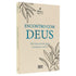 Livro "Encontro Com Deus | 365 Devocionais Para Fortalecer Sua Fé" com capa bege e ilustração de ramos de oliveira. — Plenitude