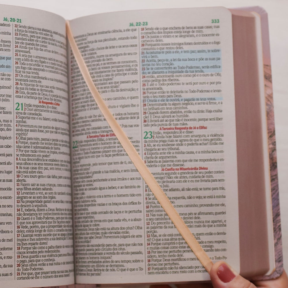 Bíblia Sagrada Leão Yeshua | ARC | Letra Maior | Harpa e Corinhos | Capa Dura