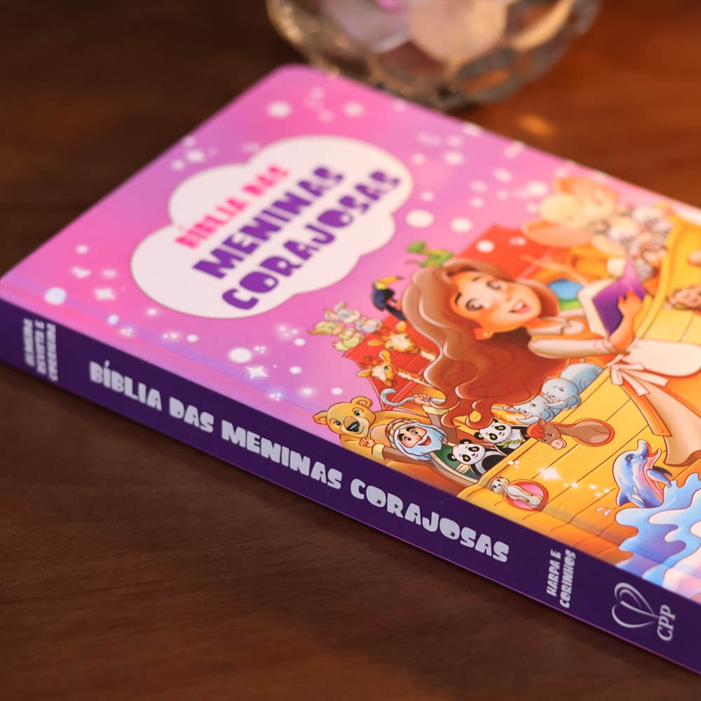Bíblia das Meninas Corajosas | ARC | Capa Dura Lilás | Harpa Avivada e Corinhos