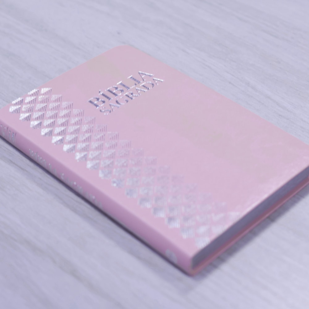 Bíblia Sagrada | ARC | Letra Normal | Capa Luxo Rosa Claro