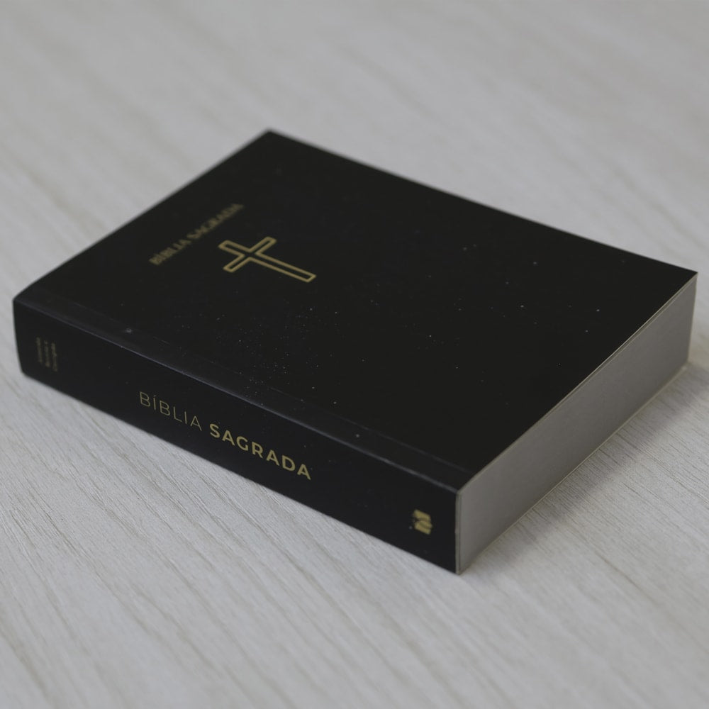 Bíblia Sagrada Pequena | ARC | Capa Brochura Salvos Pela Graça Preta
