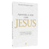 Livro Aprenda a Orar Com Jesus de Paschoal Piragine Junior, capa branca com título dourado. — Plenitude