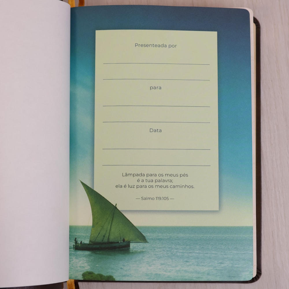 Bíblia de Estudo Igreja Primitiva | NAA | Capa Luxo Vermelha