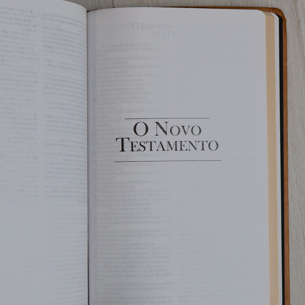 Bíblia King James Fiel 1611 | Ultrafina Slim | Capa  Castanha