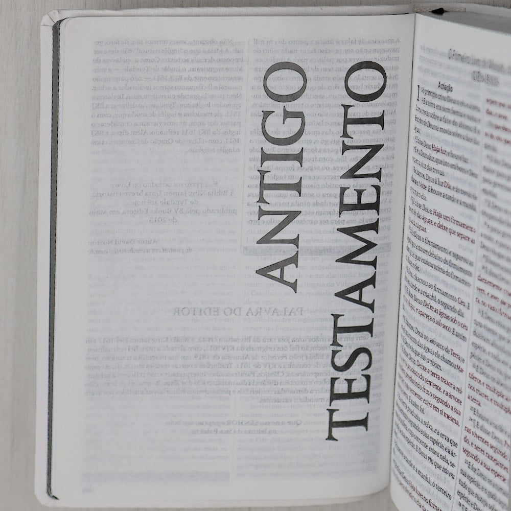 Bíblia King James Fiel 1611 | Extra Gigante | Capa Luxo Branca