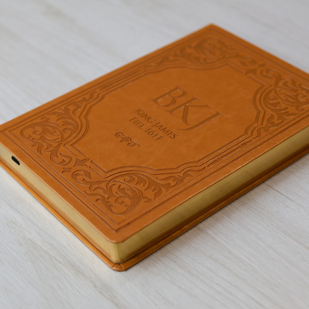 Bíblia King James Fiel 1611 | Extra Gigante | Capa Luxo Castanha