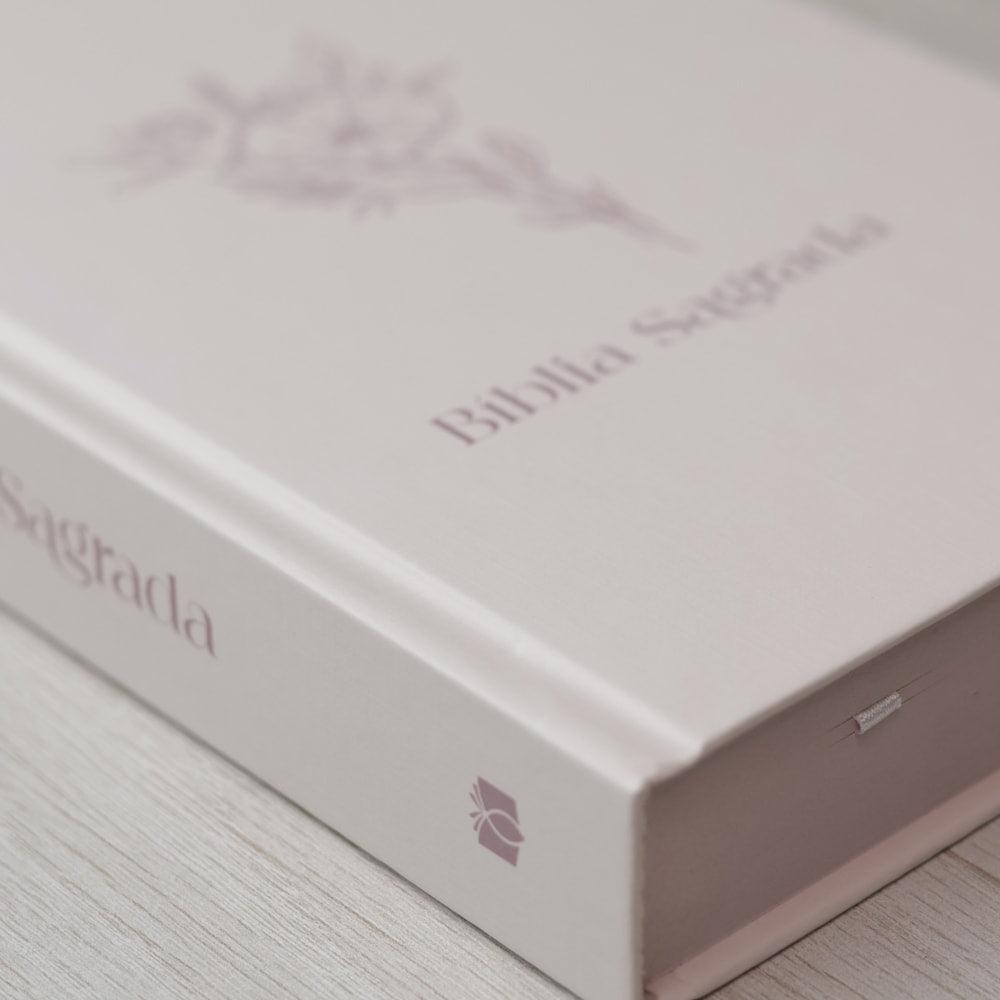 Bíblia Sagrada Flor | NVI | Letra Normal | Capa Dura