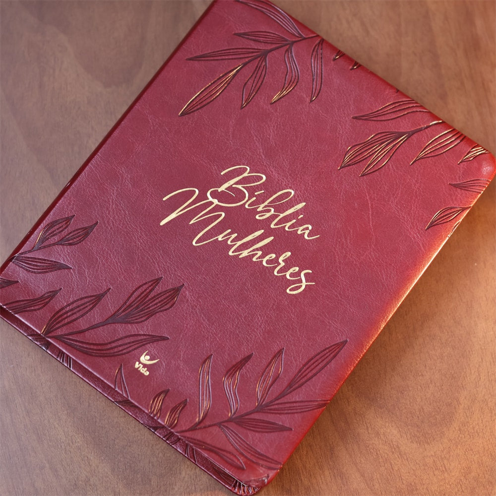 Bíblia Mulheres Folhas | Viviane Martinello | NVT | Espaço Para Anotações | Capa Luxo Vinho