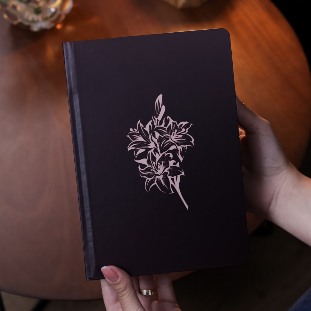 Bíblia Sagrada Flores | KJA  | Letra Maior | Capa Dura Vinho