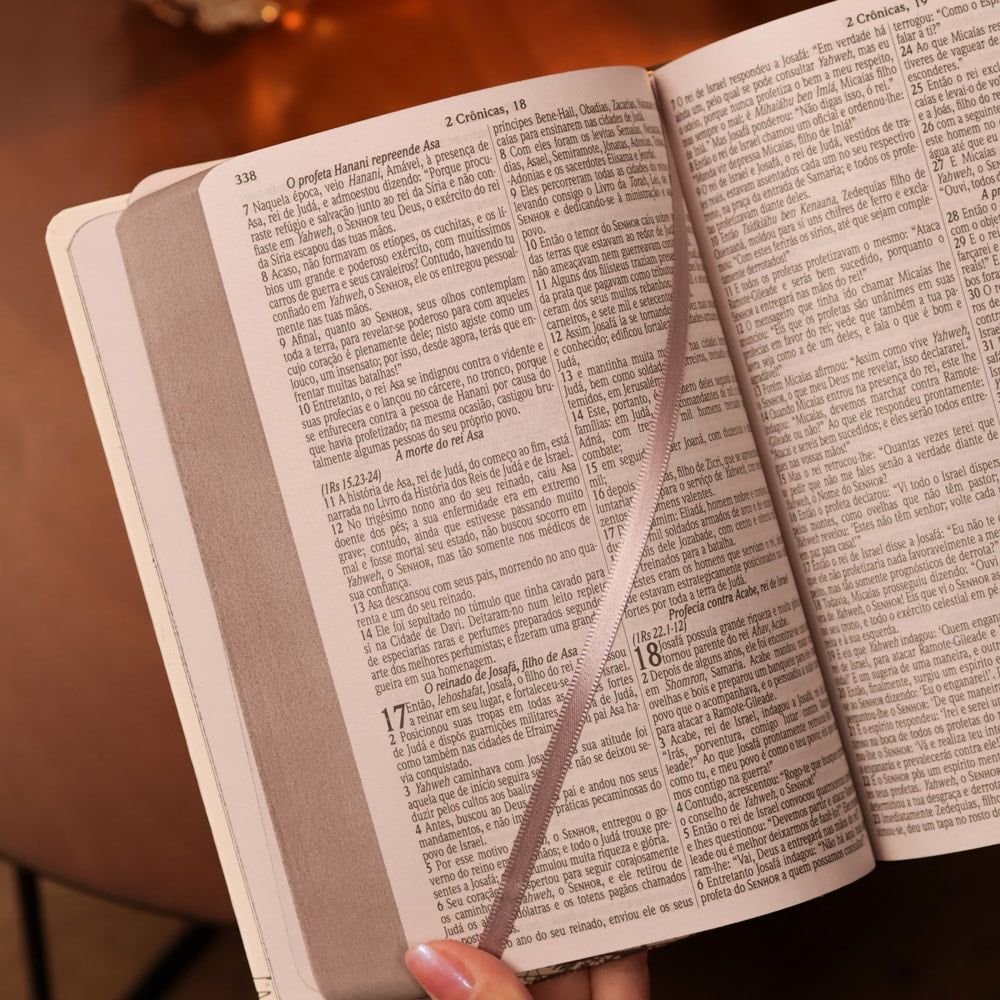 Bíblia Sagrada Farol Ilustrado | KJA | Letra Maior | Capa Dura