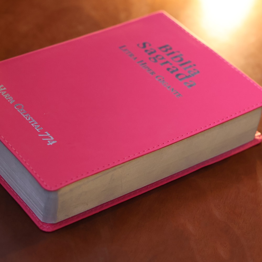 Bíblia Sagrada | ARC | Letra Hipergigante | Capa Luxo Pink | Harpa Celestial 774