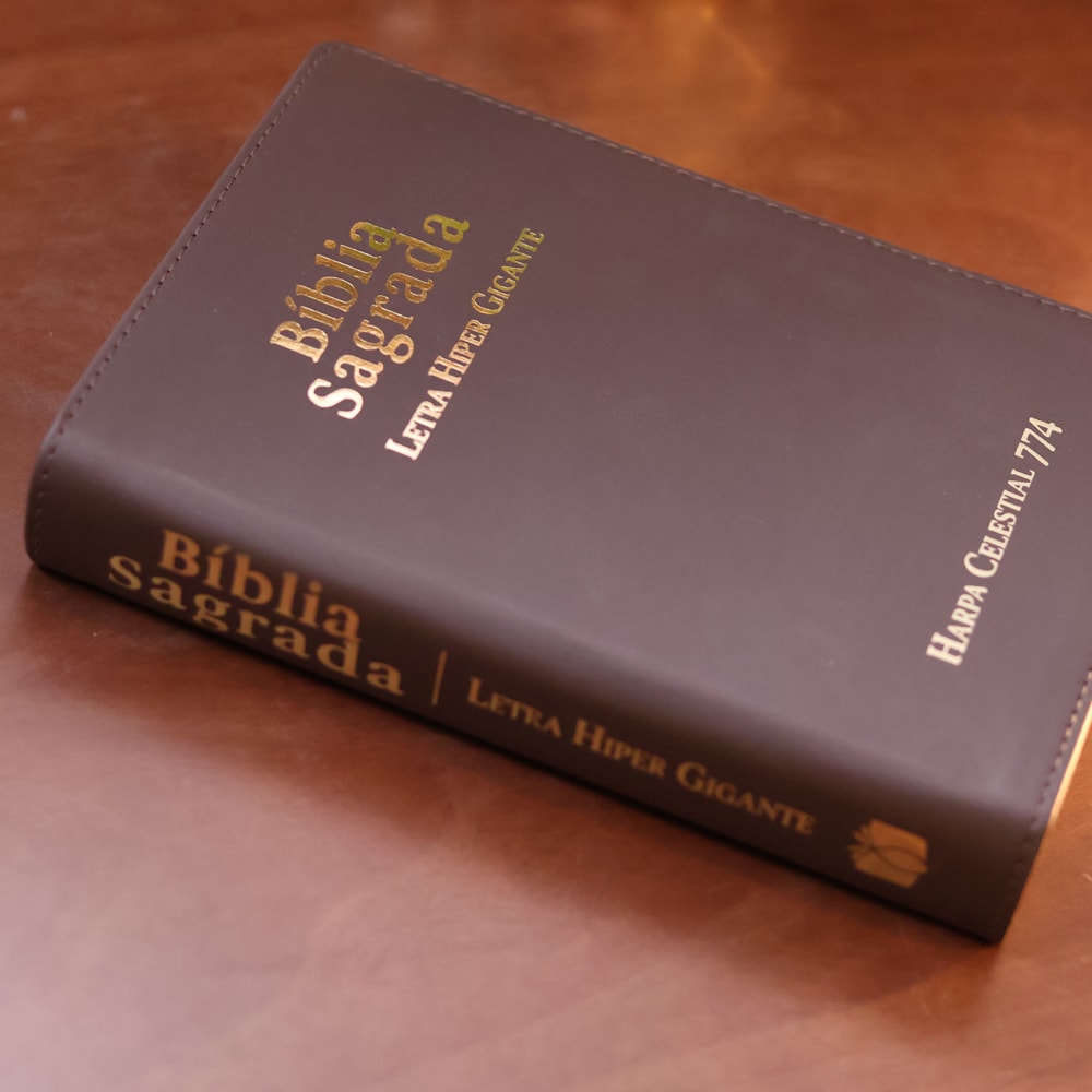 Bíblia Sagrada | ARC | Letra Hipergigante | Capa Luxo Marrom | Harpa Celestial 774