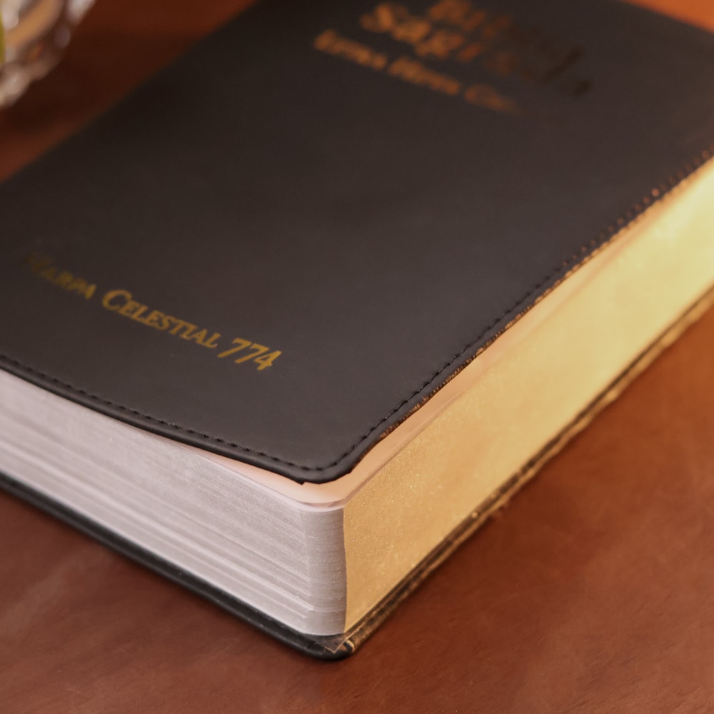 Bíblia Sagrada | ARC | Letra Hipergigante | Capa Luxo Preta | Harpa Celestial 774