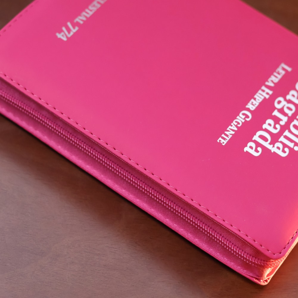 Bíblia Sagrada C/ Zíper | ARC | Letra Hipergigante | Capa Luxo Pink | Harpa Celestial 774