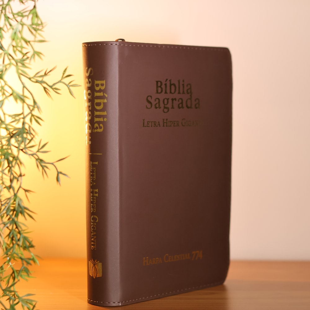 Bíblia Sagrada C/ Zíper | ARC | Letra Hipergigante | Capa Luxo Marrom | Harpa Celestial 774
