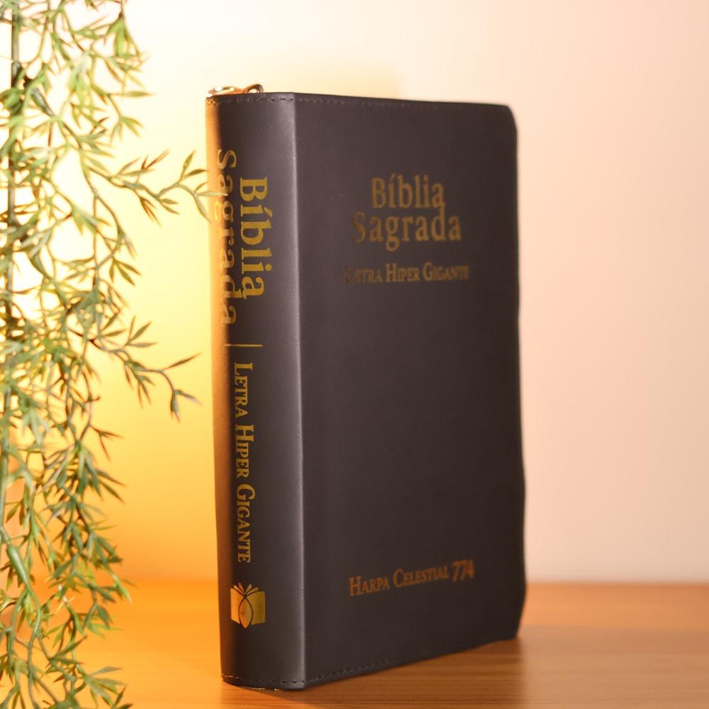 Bíblia Sagrada C/ Zíper | ARC | Letra Hipergigante | Capa Luxo Preta | Harpa Celestial 774