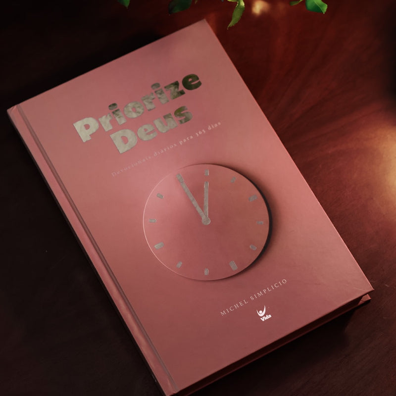 Devocional Priorize Deus 2026 | Mocha | Michel Simplício