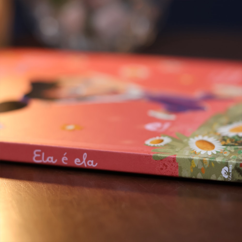 Ela é Ela | Ana Campagnolo e Nikolas Ferreira de Oliveira