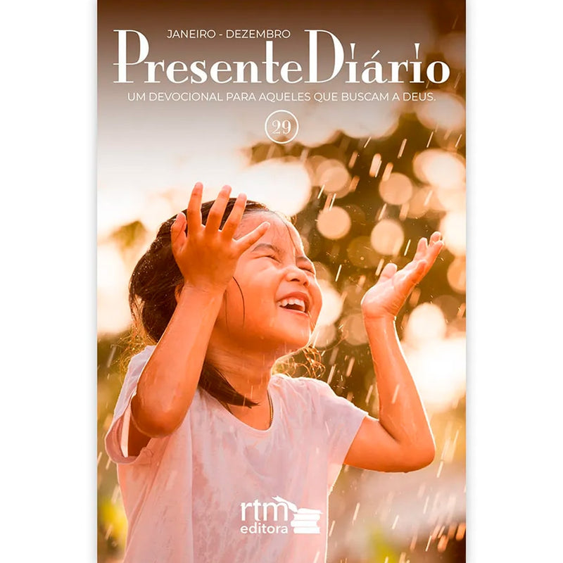 Devocional: Presente Diário Tradicional, Vol 29, capa criança, 2026, com criança feliz na chuva — Plenitude