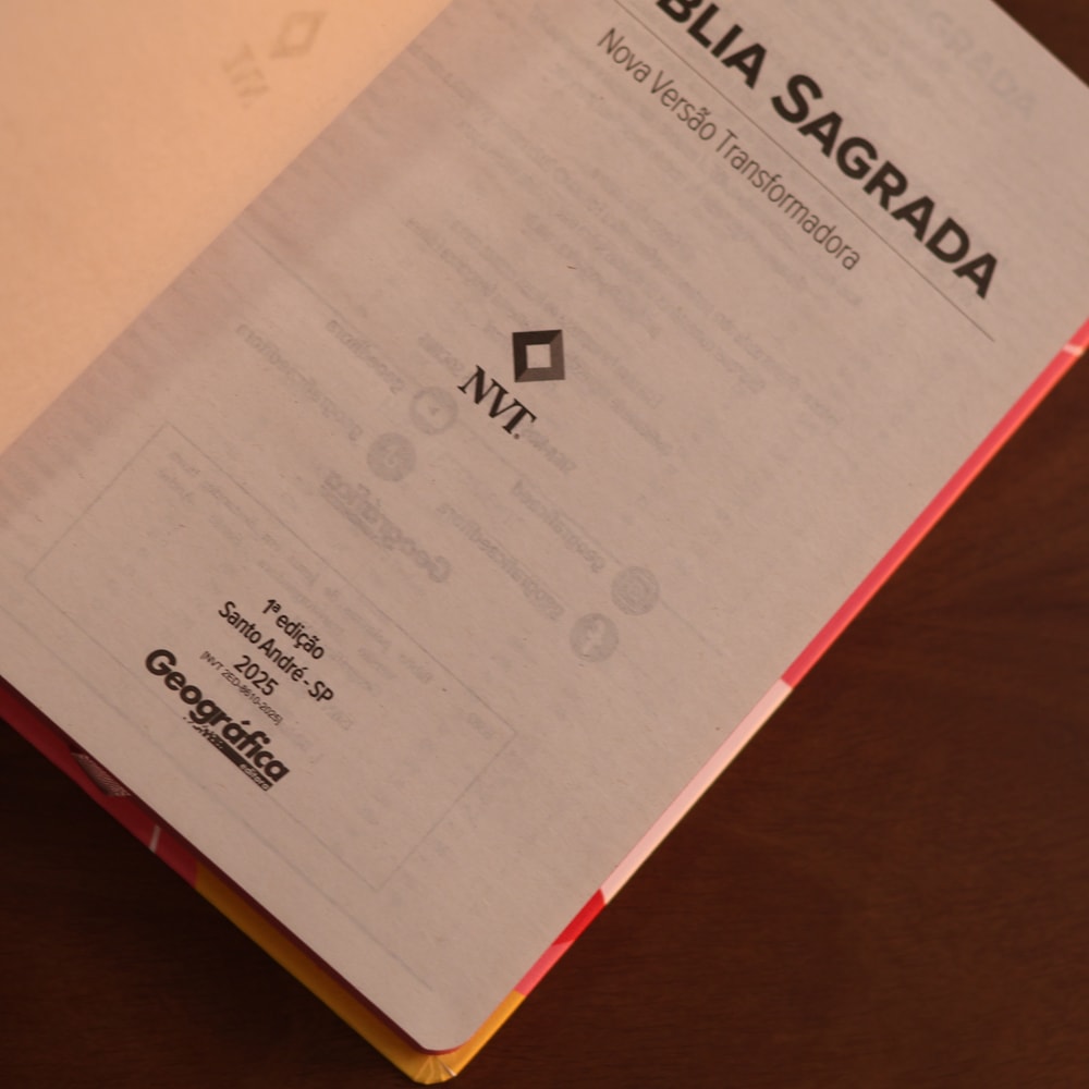 Bíblia Sagrada Essência | NVT | Letra Normal | Capa Semi Luxo