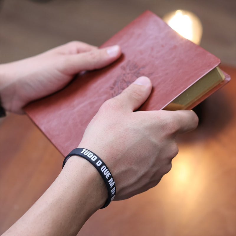 Pulseira de Silicone Preta | Tudo o Que Há de Bom Em Mim é Cristo