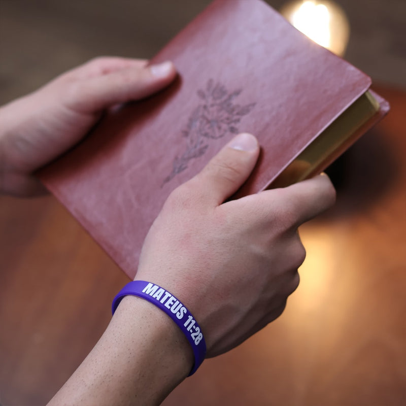 Pulseira de Silicone Roxa | Mateus 11:28