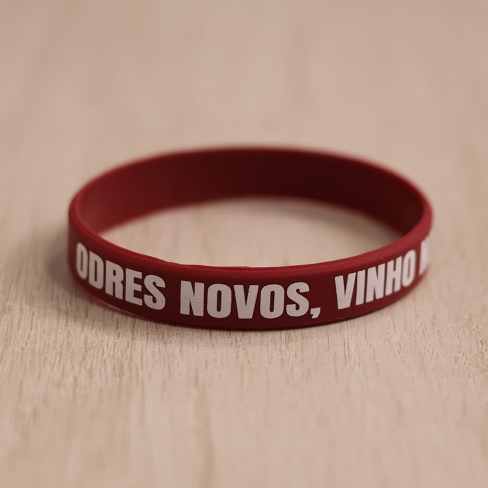 Pulseira de Silicone Bordô | Odres Novos, Vinho Novo