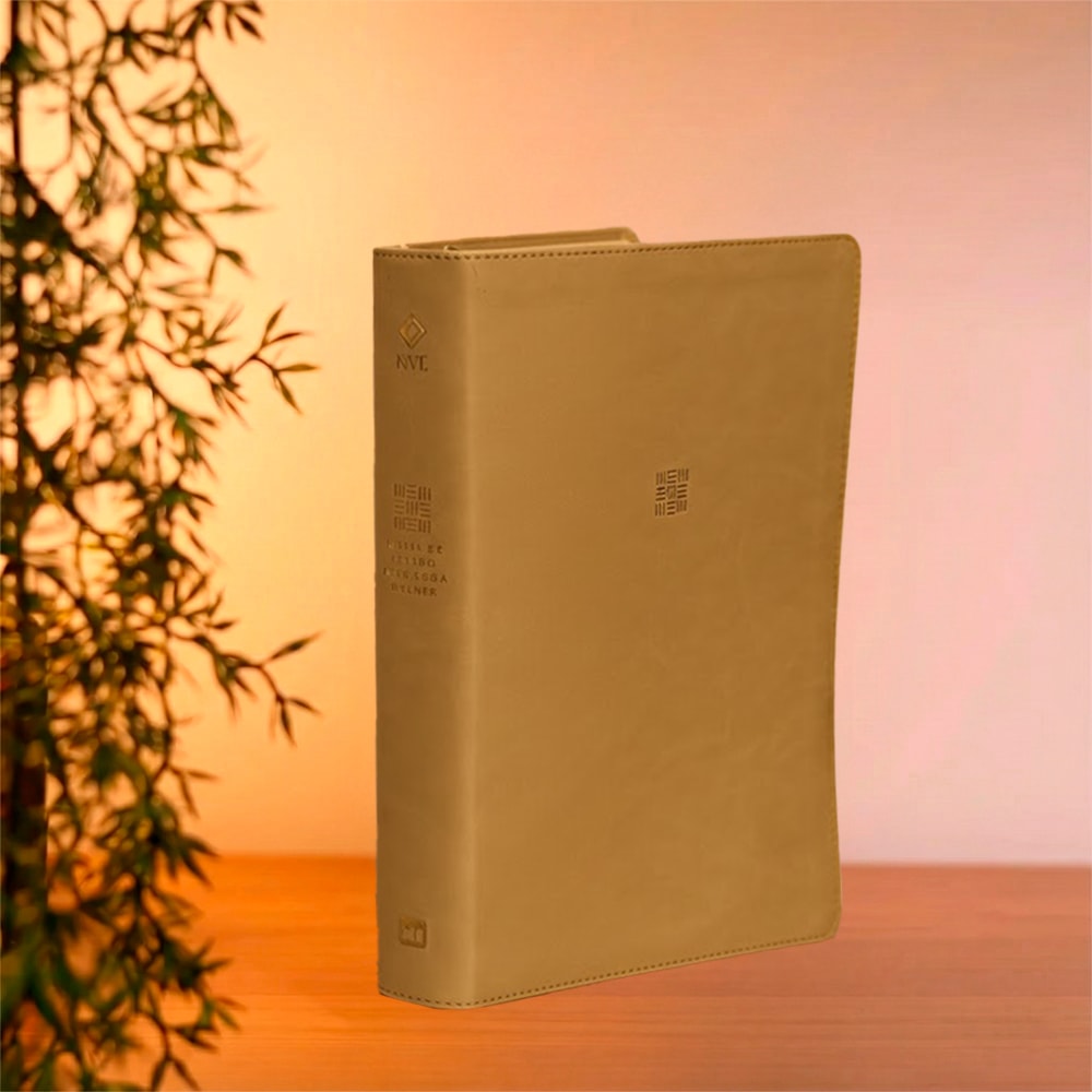 Bíblia de Estudo Para Toda Mulher | NVT | Capa Bege