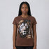 Camiseta Feminina Marrom Leão de Judá com estampa de leão e texto "Leão de Judá" em dourado. — Plenitude