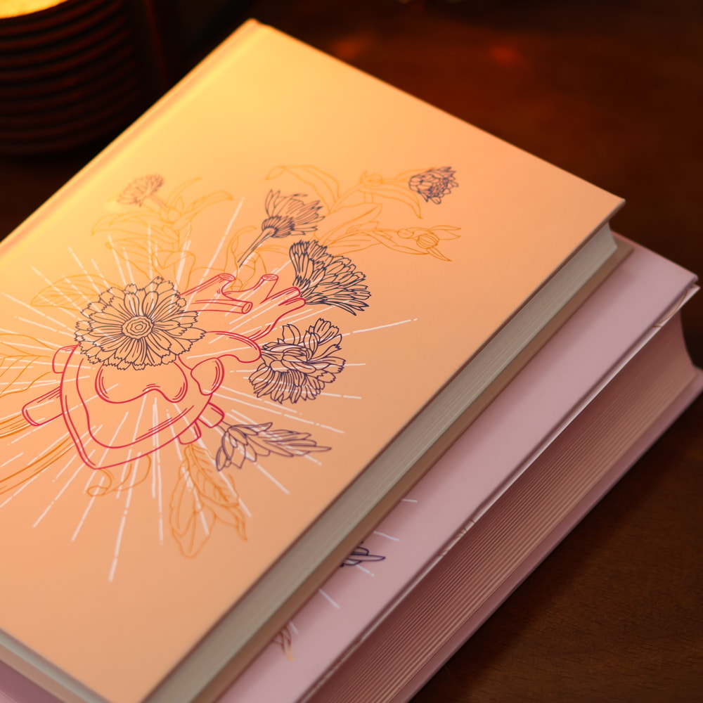 Bíblia Diária Coração Florido | NVI | Leitura Perfeita | Capa Dura C/ Tecido
