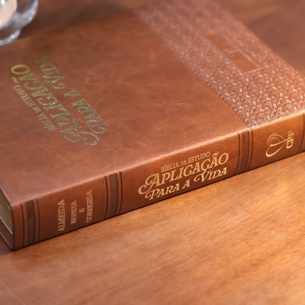 Bíblia de Estudo Aplicação Para Vida | ARC | Full Color | Capa PU Luxo Marrom