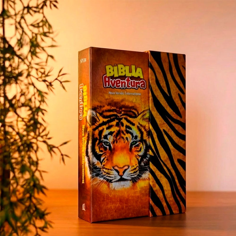 Bíblia Aventura Para Crianças | NVI | Leitura Perfeita | Capa Dura Tigre com Fechamento em Imã