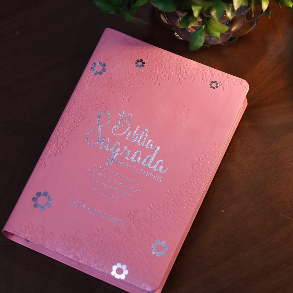 Bíblia Sagrada Floral Margarida | ARC | Hipergigante | Harpa Avivada e Corinhos | Capa Luxo Rosa