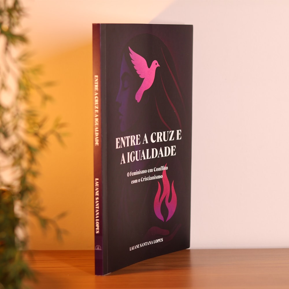 Entre a Cruz e a Igualdade | Lauane Santana Lopes
