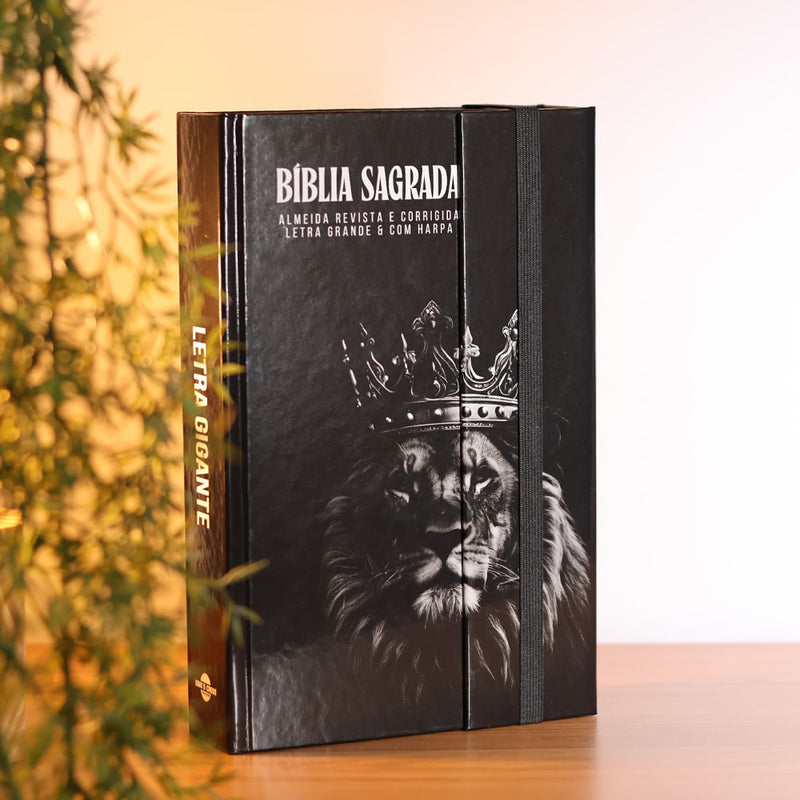 Bíblia Sagrada The Black Lion | ARC | Harpa Pentecostal | Letra Gigante | Capa Dura Panorâmica