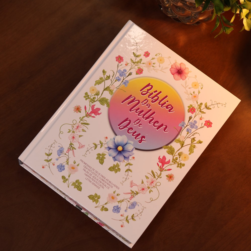 Bíblia da Mulher de Deus | ARC | Harpa Pentecostal | Letra Grande | Capa Dura Leoa
