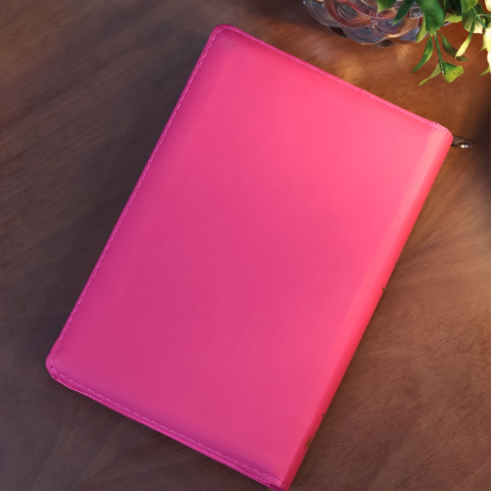 Bíblia e Harpa Pink  | ARC | Letra Hipergigante Plus | Edição de Promessas | Com Índice e Zíper