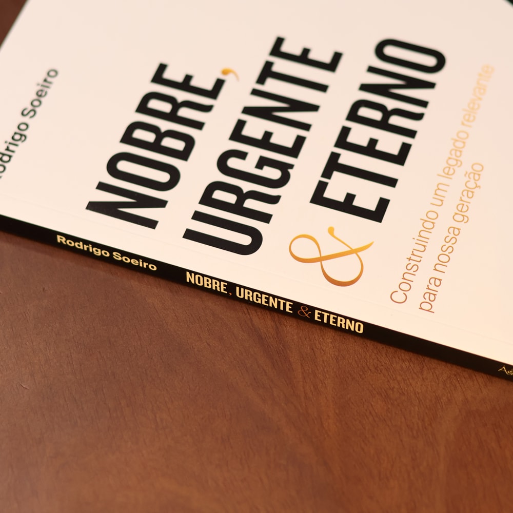Nobre, Urgente e Eterno | Rodrigo Soeiro